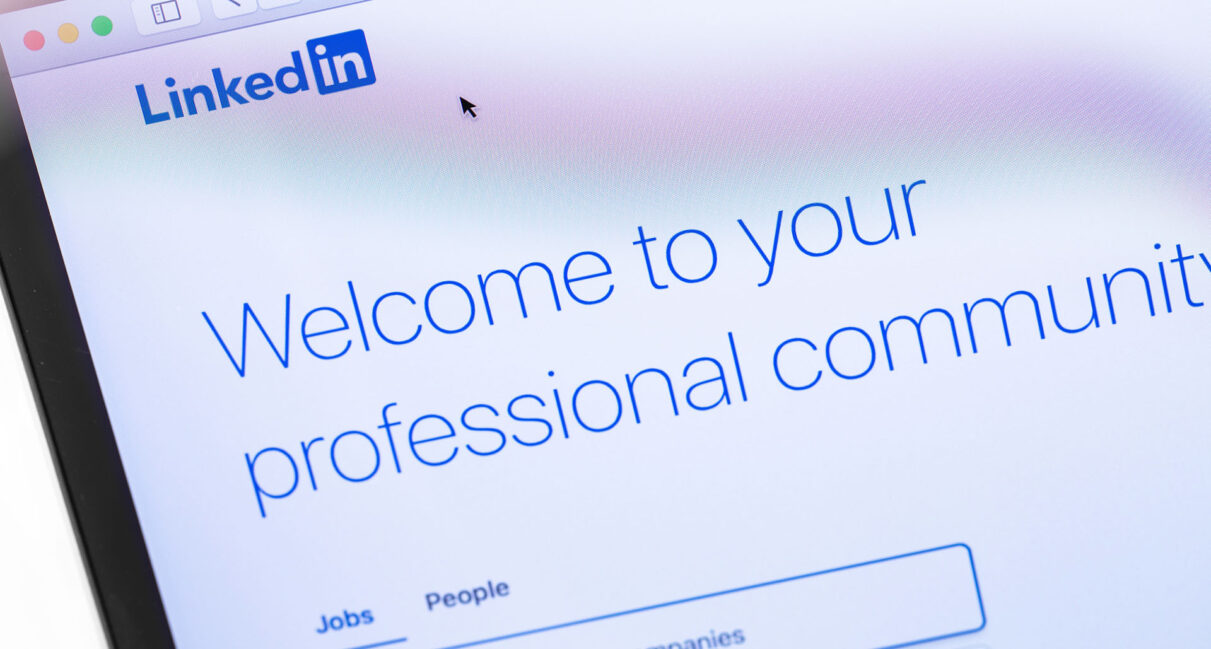 Mastering the Art of Writing Engaging LinkedIn Posts